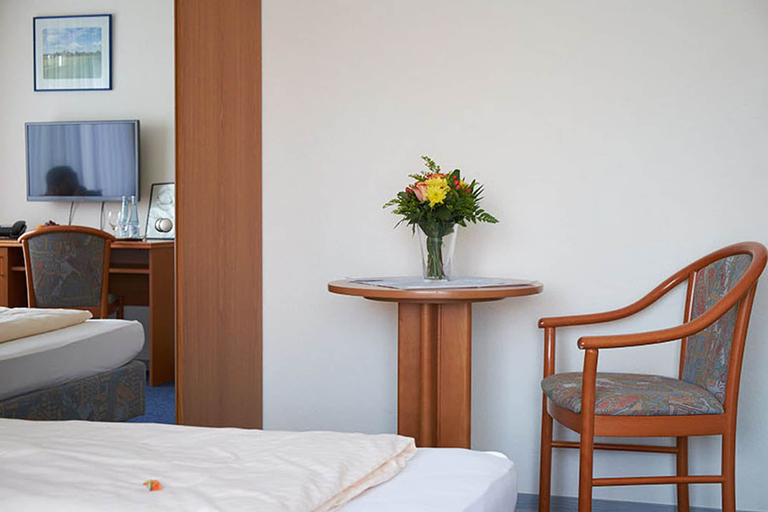 Bedroom 3, Hotel Zum Wikinger, Aurich
