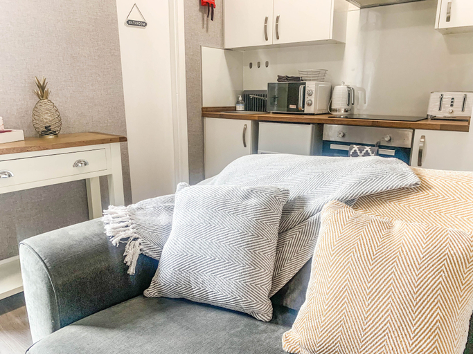 Bedroom 3, The Rosebery Retreat By The Castle 1-bed Apartment, Highland
