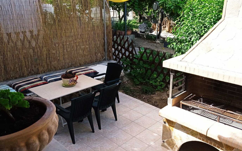Food & Drinks, Julia Holiday Apartments, Ionian Islands