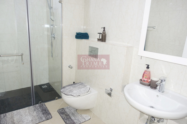 Bathroom, The Ivy, Accra