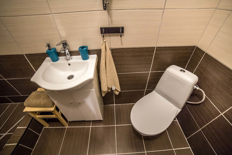 Bathroom 3, Nitra Glycerin Hostel, Nitra