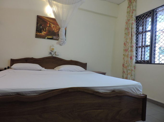 Bedroom 2, Oasis Beach Resort, Negombo