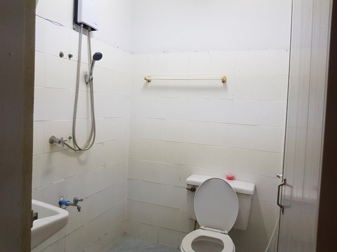 Bathroom 4, Ann Hostel, Muang Chiang Rai
