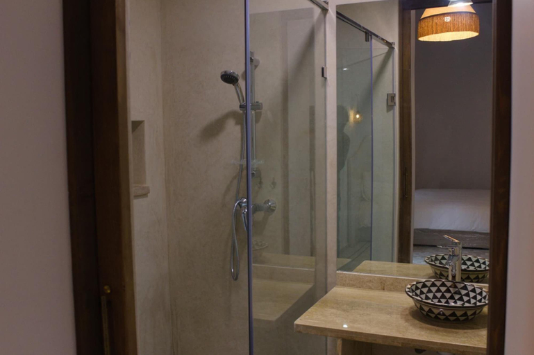 Bathroom 4, Riad Dar Fama, Tétouan
