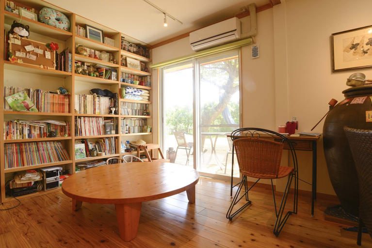 Others 5, Hali Hali House, Ishigaki