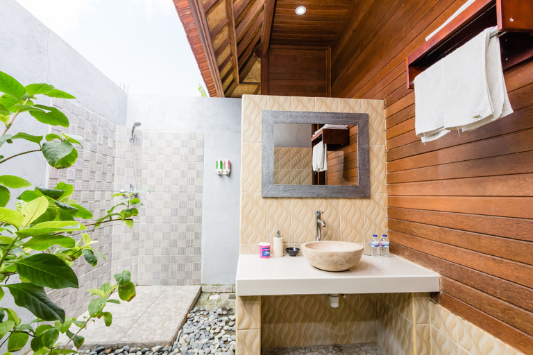 Bathroom 5, Dream Beach Cottages, Klungkung