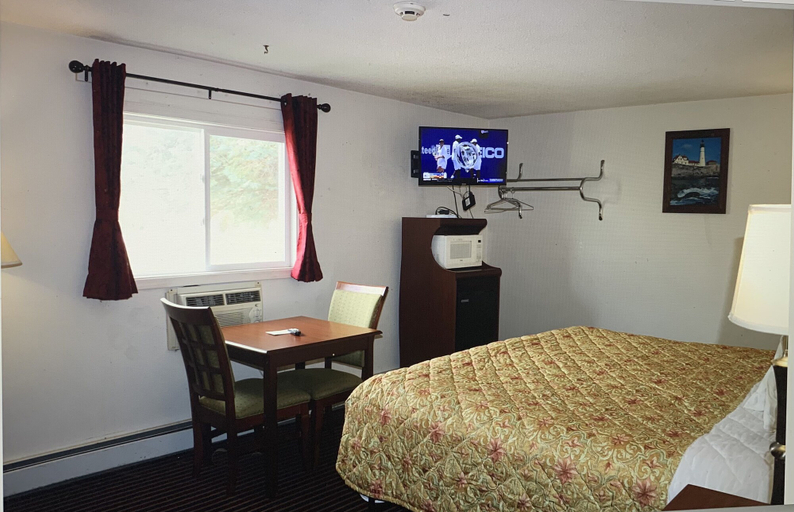Bedroom 5, Portlodge Motel, Oswego