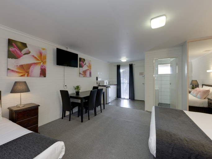 Bedroom 3, Frankston Motel, Melbourne
