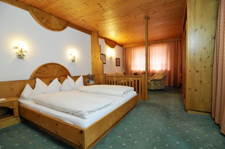 Bedroom 4, Hotel Brennerspitz, Innsbruck Land