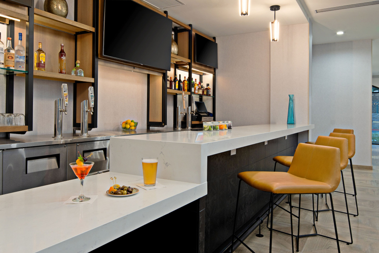 Food & Drinks 4, Residence Inn by Marriott Chatsworth, Los Angeles