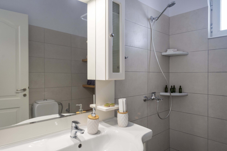 Bathroom 4, Parian Charming 3bedroom Home, South Aegean