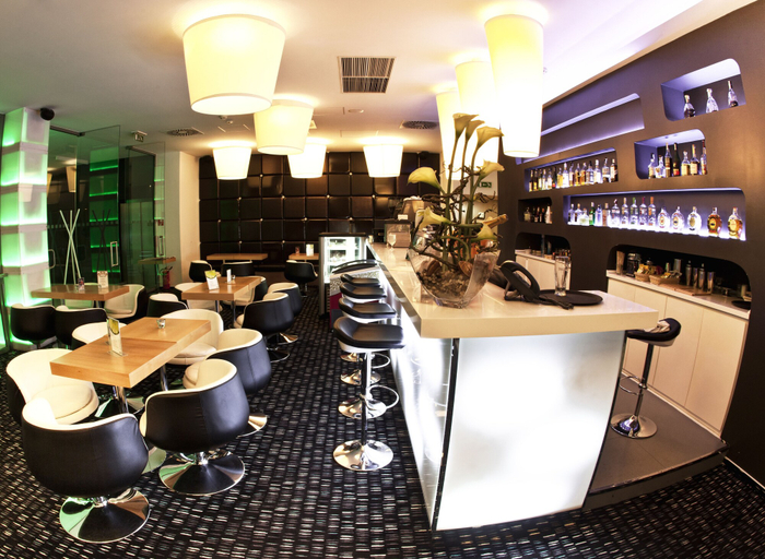 Food & Drinks