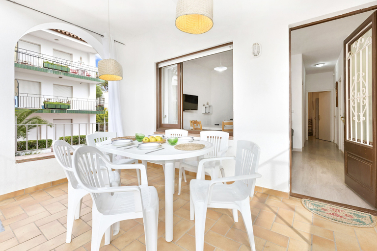 Others 5, Apartment Blanch, Girona