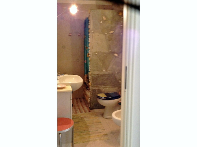 Bathroom, House Roberta, Genova