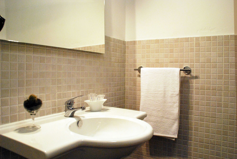 Bathroom 3, Casasicilia Carlo V, Palermo