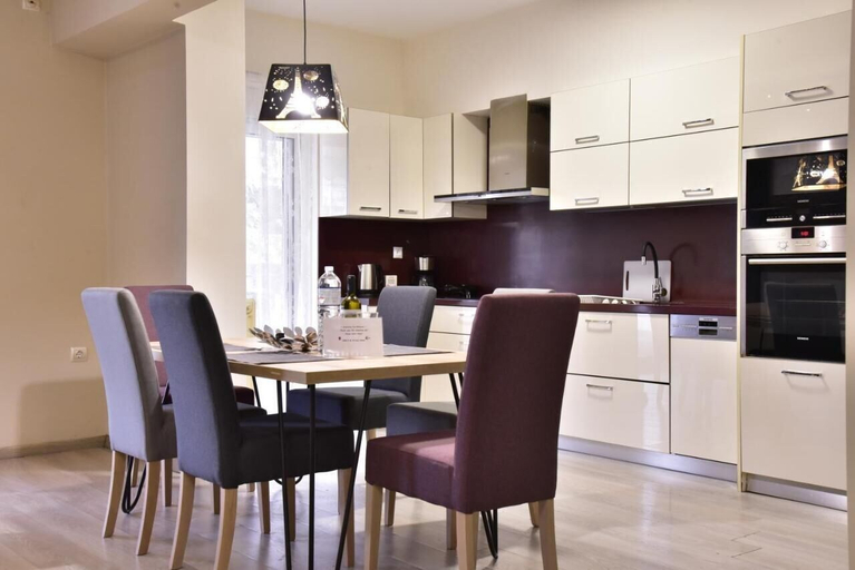 In-room dining, Piraeus Class Apt GTD8324, Attica