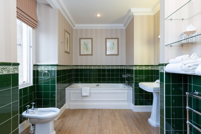 Bathroom 4, Hapimag Resort Edinburgh, Edinburgh