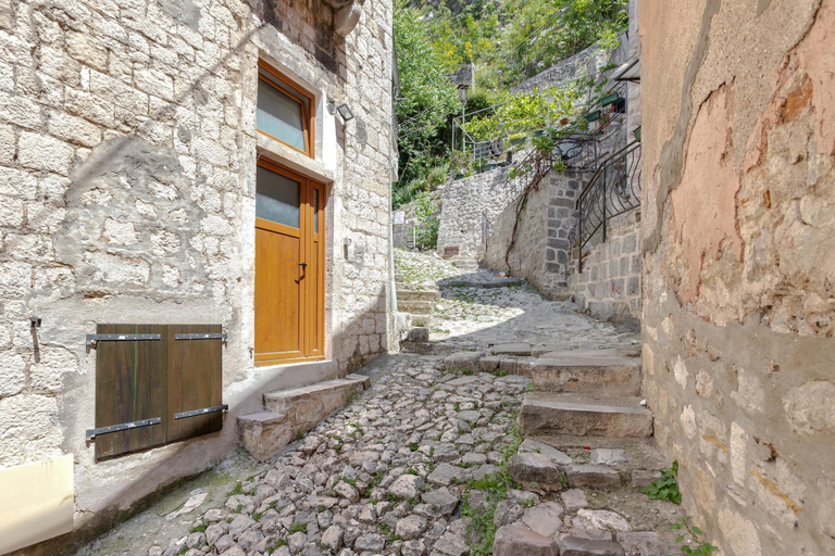 Others 4, Historical Heart Apartment