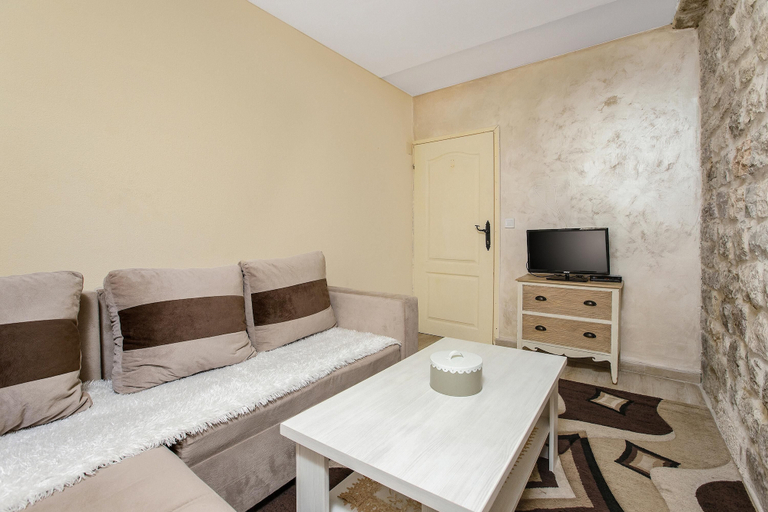 Others 5, Historical Heart Apartment