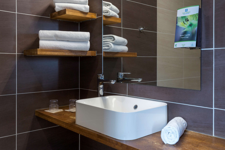 Bathroom 4, Sure Hotel by Best Western Reims Nord, Marne