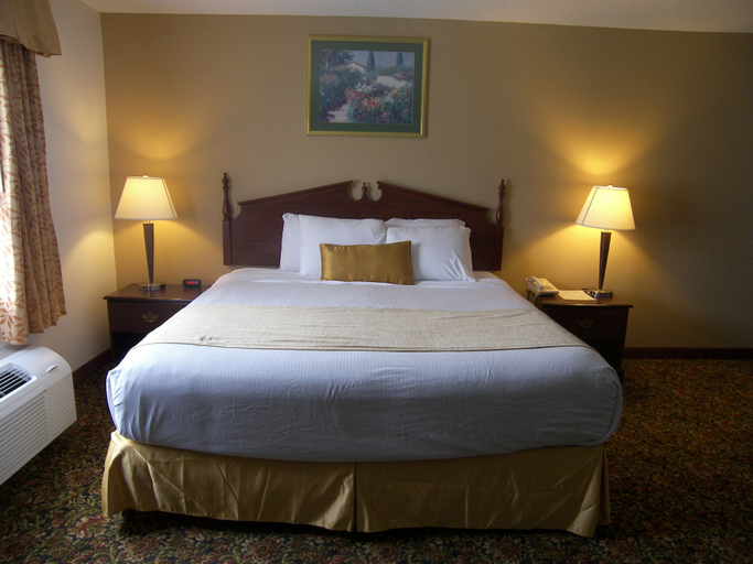 Bedroom 4, Baymont by Wyndham Mount Vernon Renfro Valley, Rockcastle