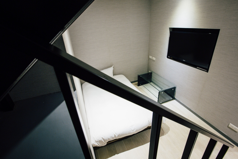 Others 5, Jiyuan APT, Taipei City