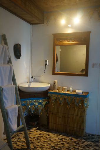 Bathroom 4, Manggis Garden Dive Resort, Karangasem