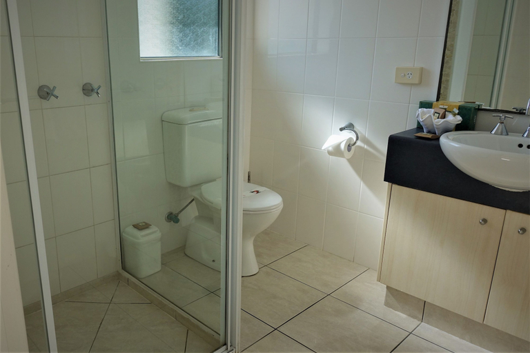 Bathroom 4, Pacific Palms Motor Inn, Maroochy - Coastal North