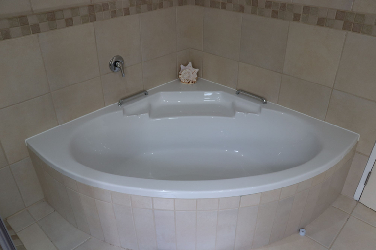 Bathroom 5, Aquamarine Guest House, Eden