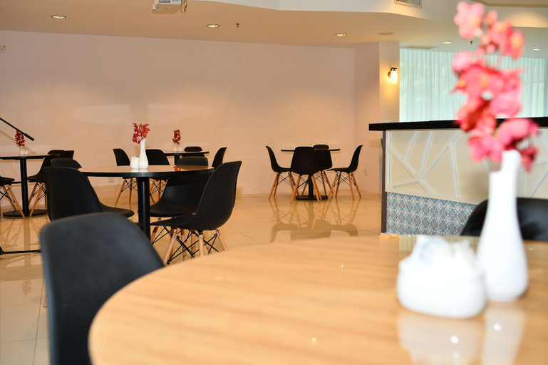 Food & Drinks 5, TF Riverside Hotel, Malacca City
