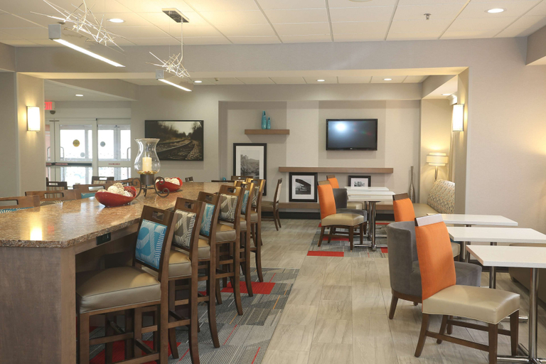 Food & Drinks 5, Hampton Inn Owego, Tioga