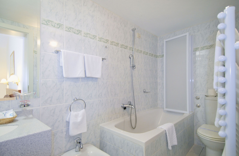 Bathroom 5, Hotel Bacchus, Baška Voda