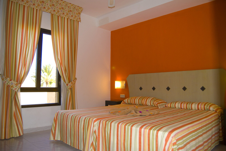 Bedroom 3, SBH Taro Beach Hotel, Las Palmas