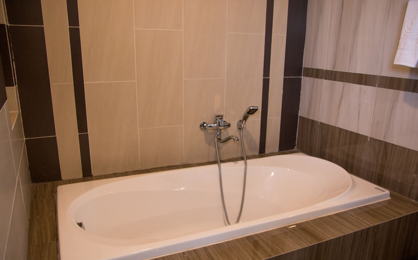 Bathroom 4, C'Lavie Hotel - Saigon Airport Hotel, District 3