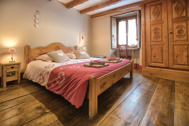 Bedroom 4, Maison D'hôtes Au Coeur Des Alpes, Savoie