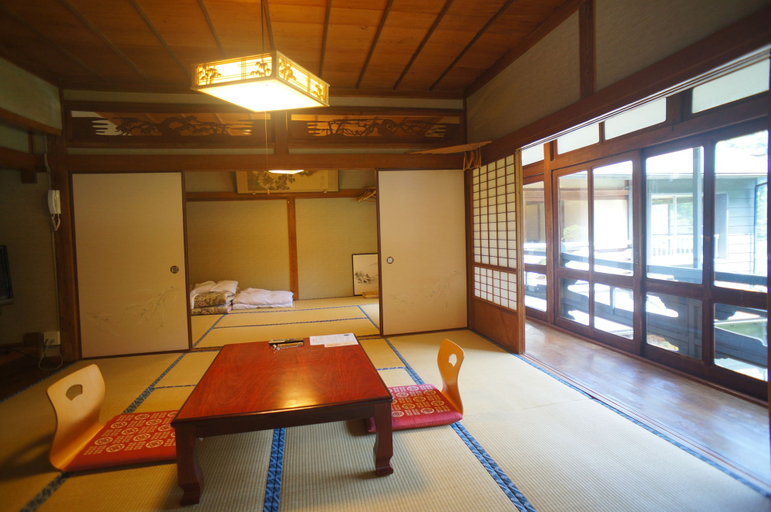 Bedroom 3, Takaosou, Yufu