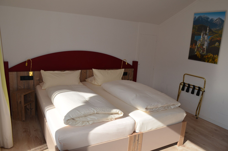 Bedroom 3, Alpchalet Schwanstein, Ostallgäu