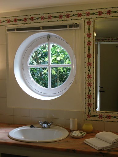 Bathroom 4, Quinta das Buganvilias, Horta