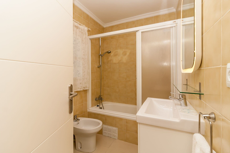 Bathroom, Verano Azul 60B Nerja Apartment, Málaga