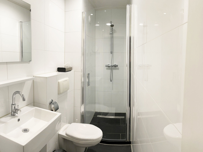 Bathroom 4, Hotel Wander, Wageningen