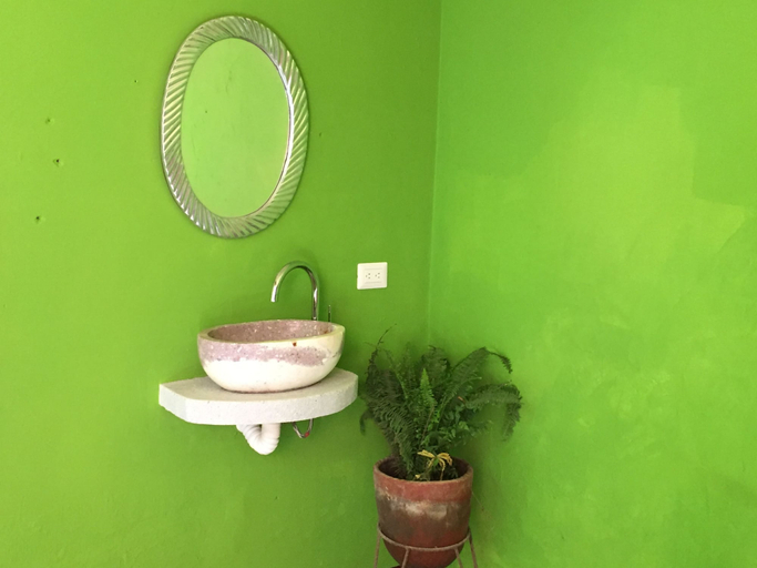 Bathroom 4, El Caite - Hostel, Granada