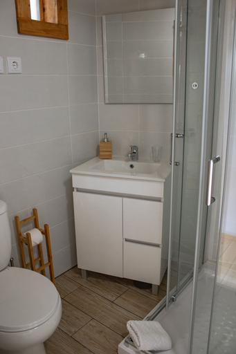 Bathroom 4, Casa do Ribeirinho, Amarante