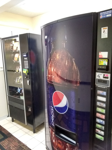 Food & Drinks 5, Super 8 by Wyndham Boonville, Cooper