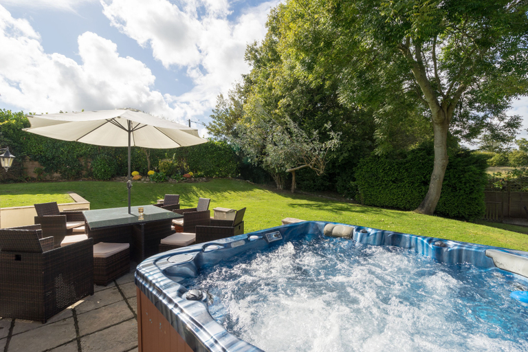 Sport & Beauty 4, Peveril House, Spacious Eco-friendly Holiday Home, Dorset