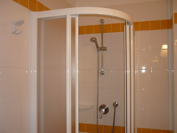 Bathroom 3, Oberje Dla Viere, Torino