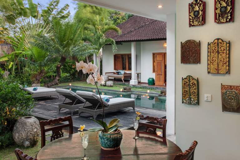 Others 5, Room & Vespa 3, Badung