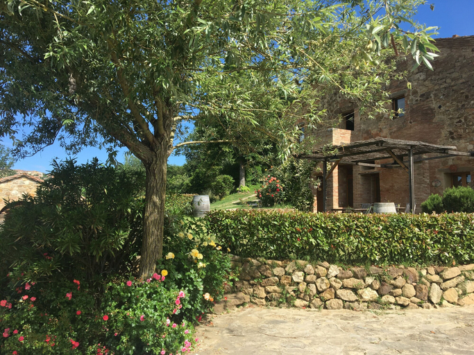 Others 5, Agriturismo Godiolo, Siena