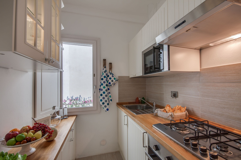 Others 3, Gemma, Florence