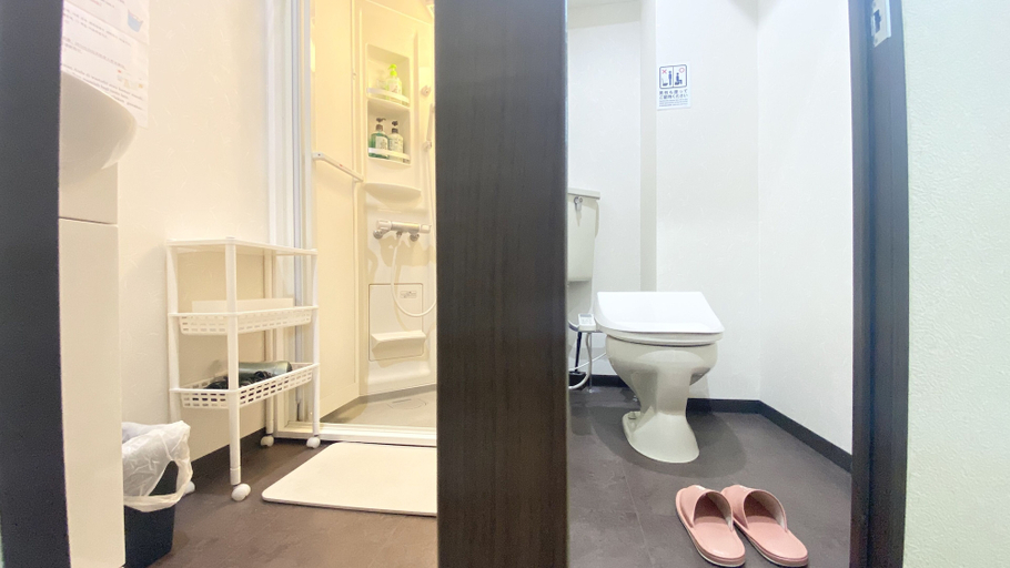 Bathroom 5, GUEST HOUSE B's Five II - Hostel, Osaka