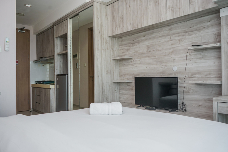 Bedroom 4, Nice and Cozy Studio at Tree Park City Cikokol Apartment By Travelio, Tangerang